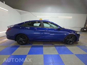 2022 Hyundai Elantra SEL - miniatura 4