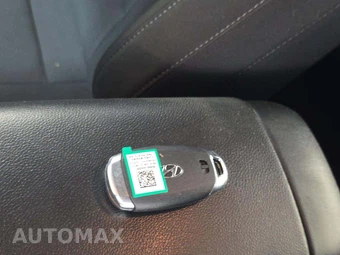 2022 Hyundai Elantra SEL - miniatura 8