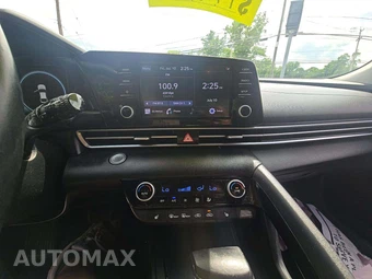 2022 Hyundai Elantra SEL - miniatura 10