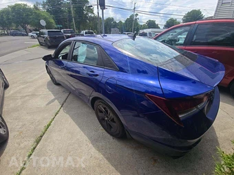 2022 Hyundai Elantra SEL - miniatura 2