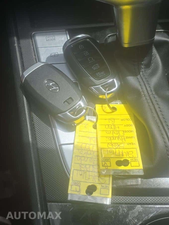2022 Hyundai Elantra SEL - miniatura 8
