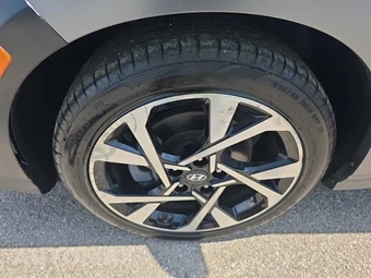 2022 Hyundai Kona Limited - miniatura 8