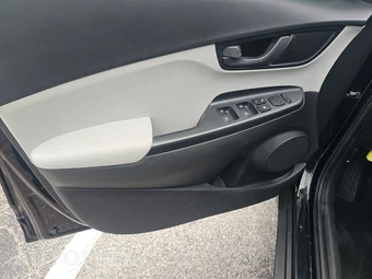 2022 Hyundai Kona SE - miniatura 9
