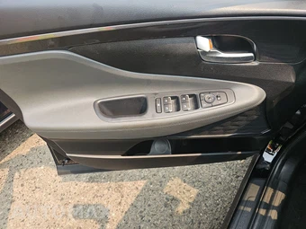 2022 Hyundai Santa Fe SE – miniatura 9