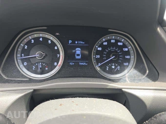 2022 Hyundai Sonata SE - miniatura 9