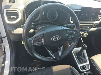 2022 Hyundai Venue Limited – miniatura 10