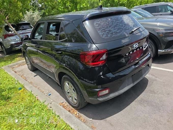 2022 Hyundai Venue SE - miniatura 2