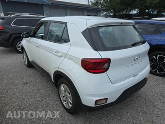 2022 Hyundai Venue SE - miniatura 6