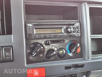 2022 Isuzu NPR HD Base Low Tilt - miniatura 10