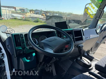 2022 Isuzu NPR HD Base Low Tilt - miniatura 11