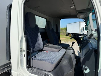 2022 Isuzu NPR HD Base Low Tilt - miniatura 15