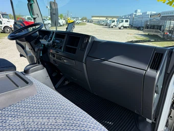 2022 Isuzu NPR HD Base Low Tilt - miniatura 16