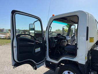 2022 Isuzu NPR HD Base Low Tilt - miniatura 9