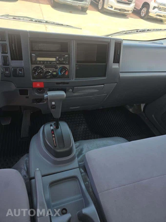 2022 Isuzu NPR XD Base Low Tilt – miniatura 10