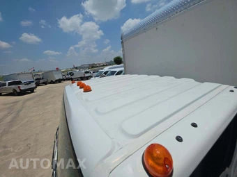 2022 Isuzu NPR XD Base Low Tilt – miniatura 12