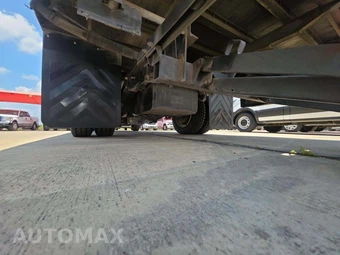 2022 Isuzu NPR XD Base Low Tilt – miniatura 13