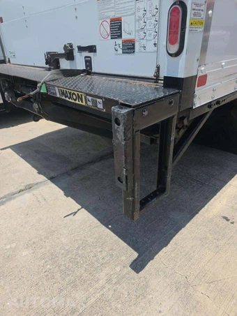 2022 Isuzu NPR XD Base Low Tilt – miniatura 19