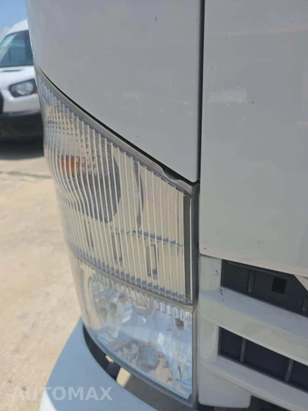 2022 Isuzu NPR XD Base Low Tilt – miniatura 20