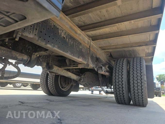 2022 Isuzu NPR XD Base Low Tilt – miniatura 7