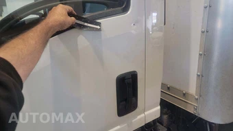 2022 Isuzu NRR Base Low Tilt – miniatura 28