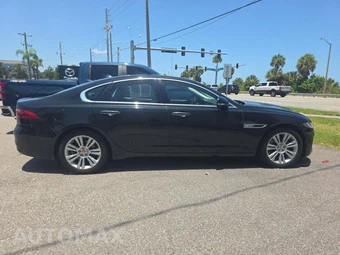 2022 Jaguar XF S – miniatura 4