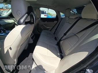 2022 Jaguar XF SE – miniatura 13