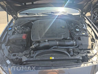 2022 Jaguar XF SE – miniatura 15
