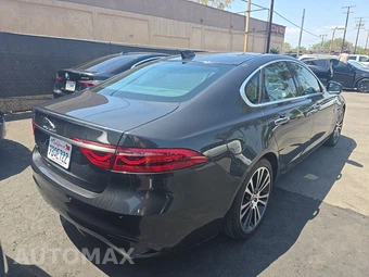 2022 Jaguar XF SE – miniatura 4