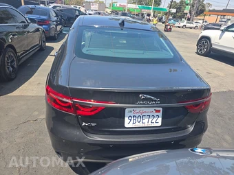 2022 Jaguar XF SE – miniatura 5