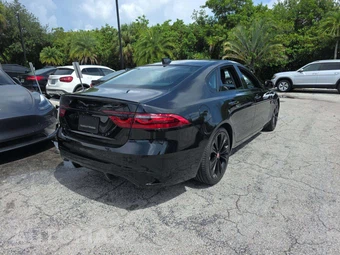 2022 Jaguar XF SE - miniatura 3