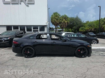 2022 Jaguar XF SE - miniatura 4