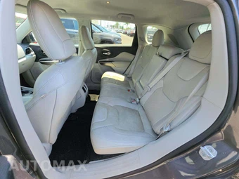 2022 Jeep Cherokee Latitude Lux - miniatura 13
