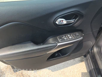 2022 Jeep Cherokee Latitude Lux - miniatura 9