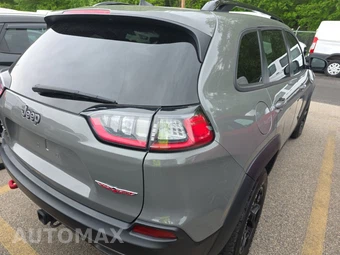 2022 Jeep Cherokee Trailhawk - miniatura 4