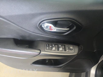 2022 Jeep Cherokee Trailhawk - miniatura 9