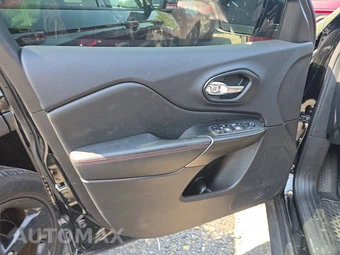 2022 Jeep Cherokee Trailhawk - miniatura 9