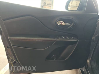 2022 Jeep Cherokee Trailhawk - miniatura 9