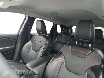 2022 Jeep Cherokee Trailhawk - miniatura 11