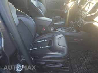 2022 Jeep Cherokee Trailhawk - miniatura 8