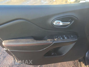 2022 Jeep Cherokee Trailhawk - miniatura 9