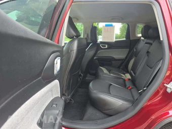 2022 Jeep Compass Latitude – miniatura 10