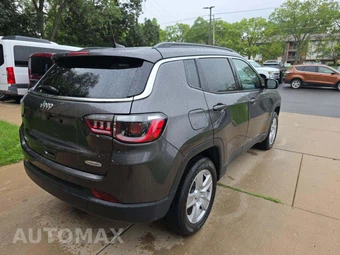 2022 Jeep Compass Latitude - miniatura 3