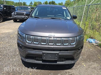 2022 Jeep Compass Latitude - miniatura 2