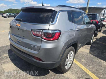 2022 Jeep Compass Latitude - miniatura 4