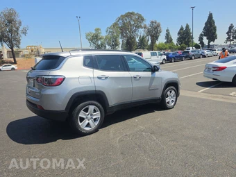 2022 Jeep Compass Latitude - miniatura 4