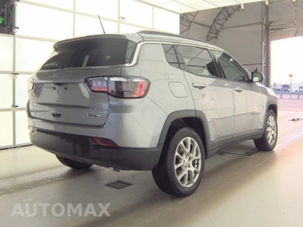2022 Jeep Compass Latitude Lux - miniatura 4