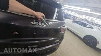 2022 Jeep Compass Latitude Lux - miniatura 21