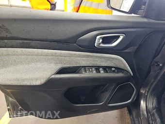 2022 Jeep Compass Latitude Lux - miniatura 9