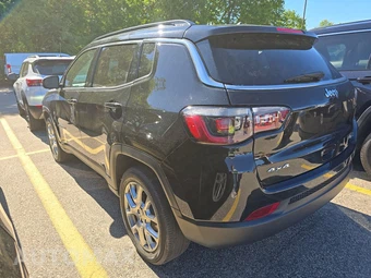 2022 Jeep Compass Latitude Lux - miniatura 6