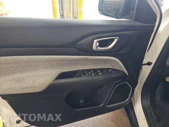 2022 Jeep Compass Latitude Lux - miniatura 9